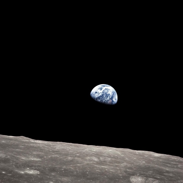Earthrise by Bill Anders, restored by Andy Saunders