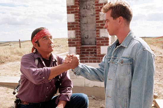 Val Kilmer and Graham Greene in Thunderheart